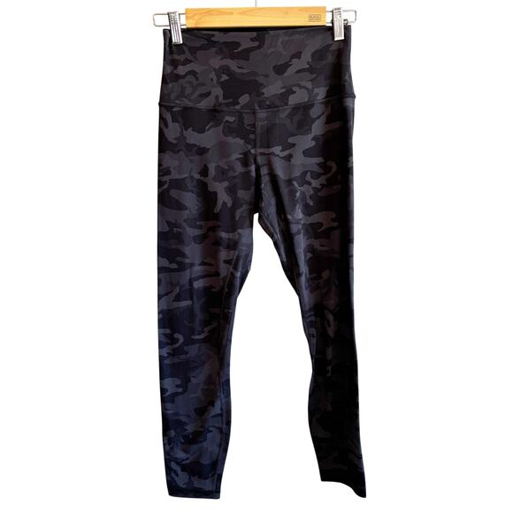 Lululemon Dark Blue Camo Wunder Under Legging - size 6 - Picture 1 of 4